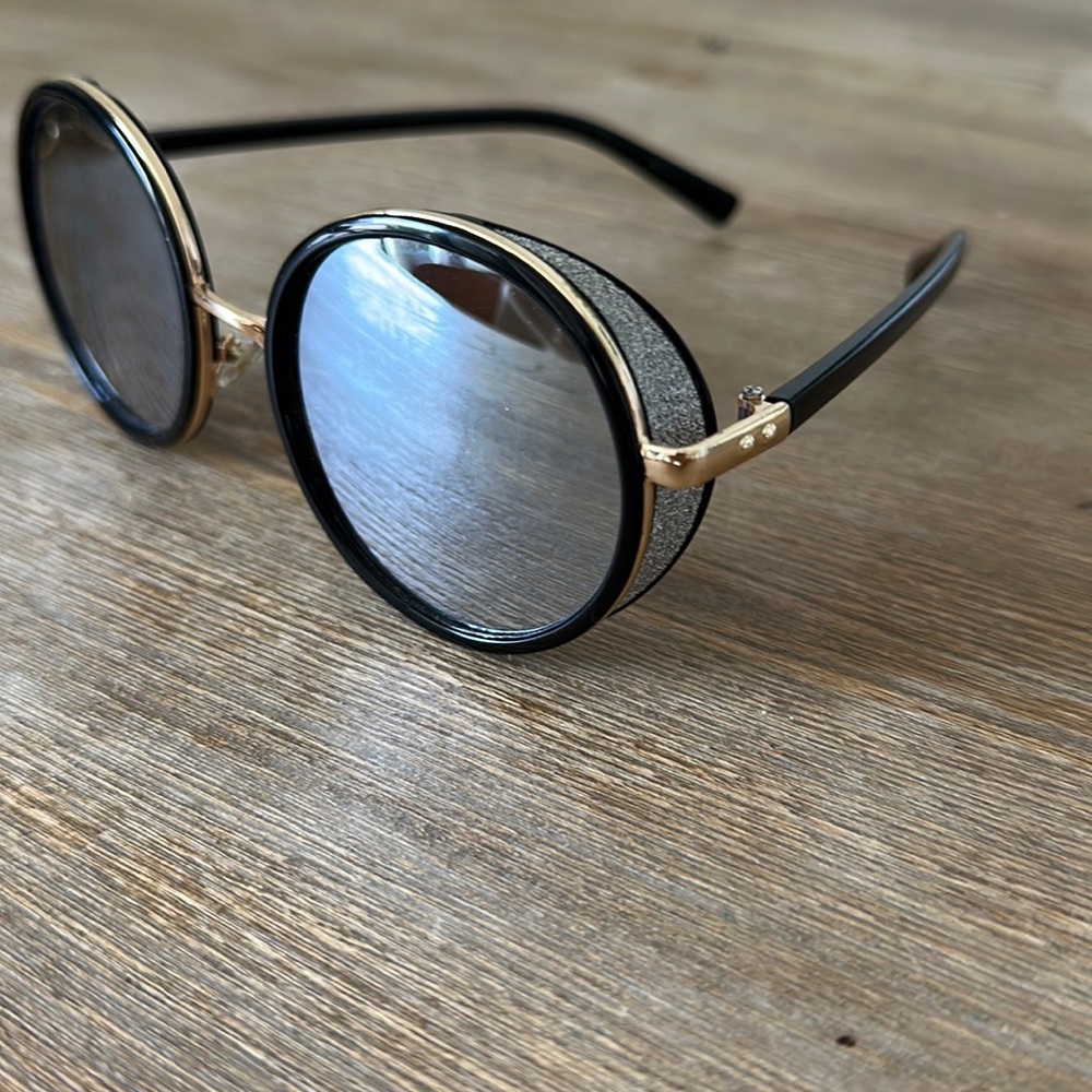 Round sunglasses